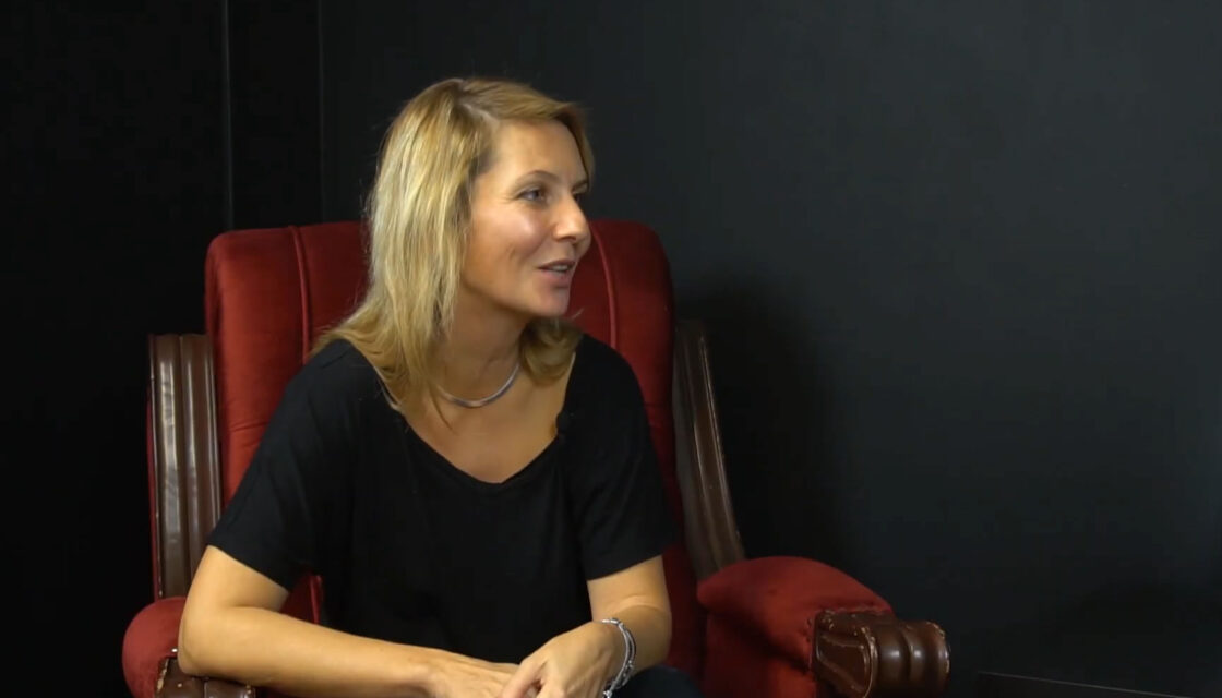 El objasnila Ako sa tvorí natívny obsah, ktorý pomáha biznisu